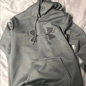 Gray under Armour sweatshirt
